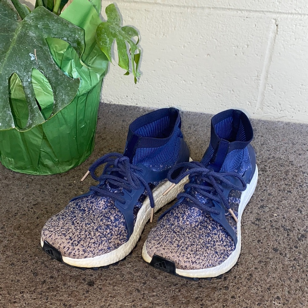Womens Adidas Size 9 Ultra Boost